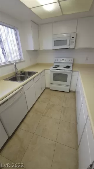 Photo #5: 2442988 Listing 