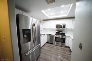 Photo #3: 2443013 Listing 