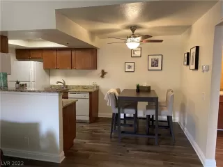 Photo #3: 2443017 Listing