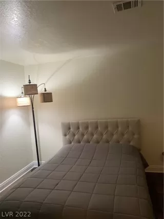 Photo #5: 2443017 Listing