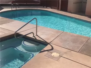 Photo #2: 2443073 Listing 