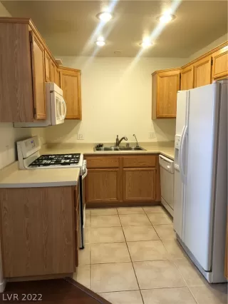 Photo #3: 2443073 Listing 