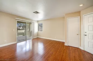 Photo #2: 2443098 Listing