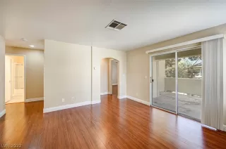 Photo #3: 2443098 Listing