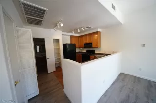 Photo #6: 2443133 Listing 