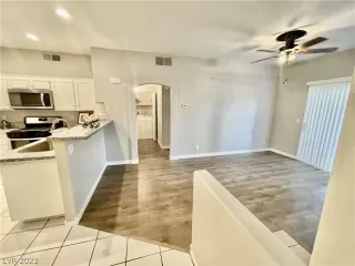 Photo #2: 2443164 Listing