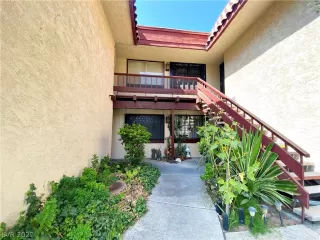 Photo #1: 2443168 Listing 