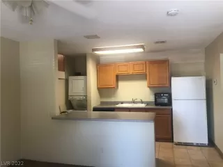 Photo #2: 2443176 Listing 