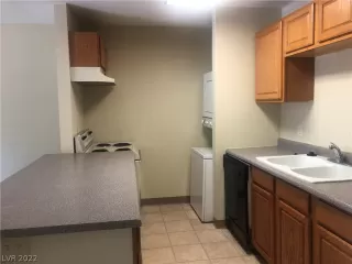 Photo #3: 2443176 Listing 