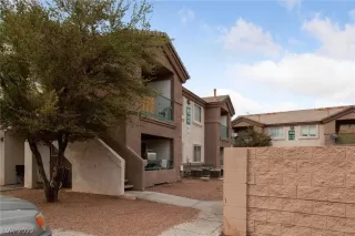 Photo #4: 2443178 Listing