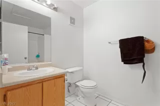 Photo #5: 2443178 Listing