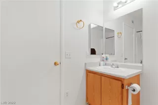 Photo #6: 2443178 Listing