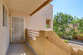 Photo #3: 2443188 Listing