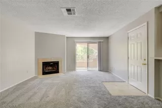 Photo #4: 2443188 Listing