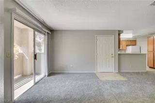 Photo #6: 2443188 Listing