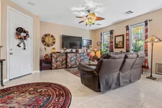 Photo #5: 2443237 Listing