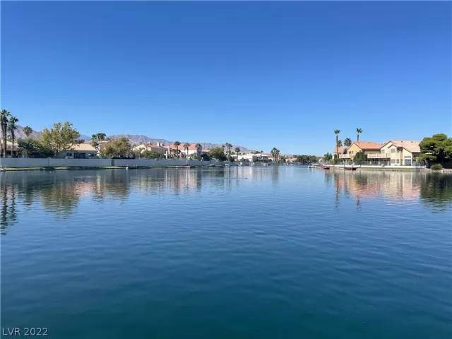 MLS: 2443289 Condo For Sale