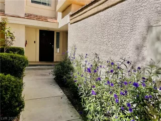 Photo #1: 2443289 Listing 