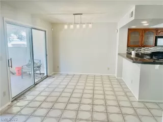 Photo #5: 2443289 Listing 