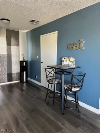 Photo #3: 2443294 Listing