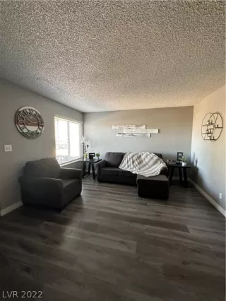 Photo #5: 2443294 Listing