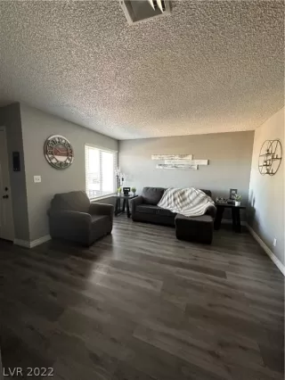 Photo #6: 2443294 Listing