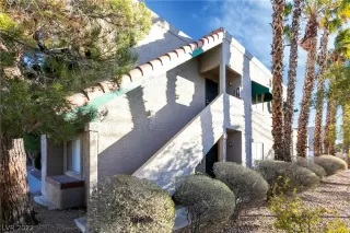 Photo #1: 2443302 Listing 