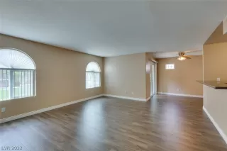 Photo #4: 2443313 Listing 