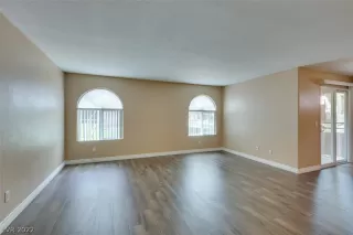 Photo #5: 2443313 Listing 