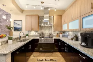 Photo #1: 2443414 Listing 