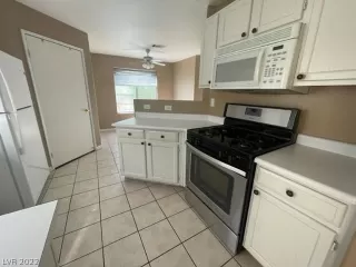 Photo #1: 2443427 Listing 