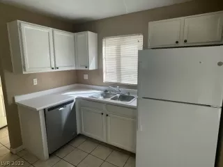 Photo #2: 2443427 Listing 