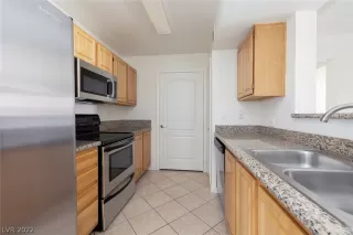 Photo #6: 2443447 Listing