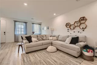 Photo #4: 2443489 Listing 