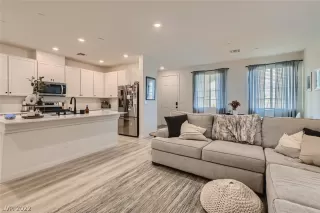 Photo #6: 2443489 Listing 