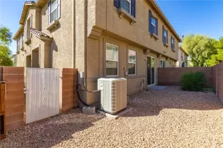 Photo #5: 2443493 Listing