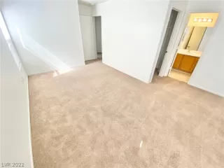 Photo #5: 2443497 Listing