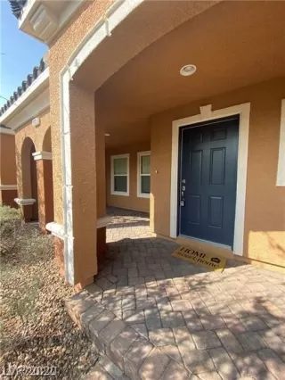 Photo #1: 2443500 Listing 