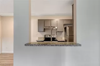 Photo #4: 2443545 Listing