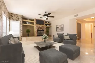 Photo #5: 2443573 Listing 