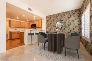 Photo #6: 2443573 Listing 