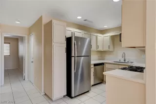 Photo #5: 2443575 Listing 