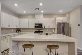 Photo #3: 2443608 Listing 