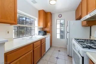 Photo #4: 2443664 Listing 