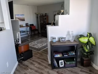 Photo #3: 2443677 Listing