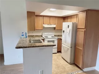 Photo #3: 2443698 Listing 