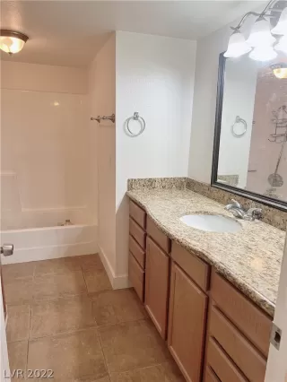 Photo #6: 2443698 Listing 