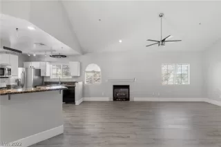 Photo #3: 2443703 Listing 