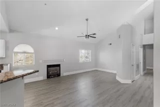 Photo #4: 2443703 Listing 