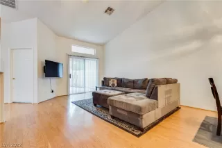 Photo #5: 2443727 Listing 